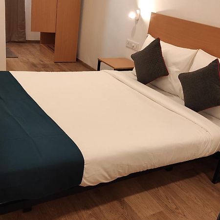 Crayons Hotel Τσενάι Εξωτερικό φωτογραφία